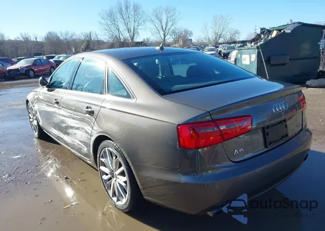 2013 Audi A6 3.0T Premium z USA, uszkodzony, nr VIN WAUGGAFC3DN132404